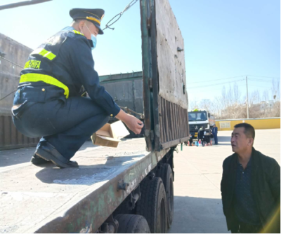 烏達道路運輸管理所嚴厲打擊“普拉危”運輸行為